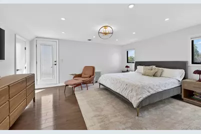 2 Sherwood Lane, Roslyn Heights, NY 11577 - Photo 10