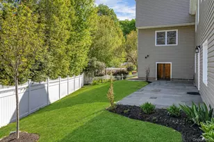 40 Woodland Rd, Bedford Hills, NY 10507 - Photo 2
