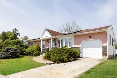 88 14th Street, Hicksville, NY 11801 - Photo 2