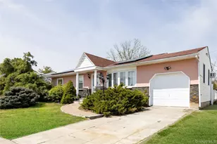 88 14th St, Hicksville, NY 11801 - Photo 2