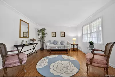 28 Midway Avenue, Locust Valley, NY 11560 - Photo 2