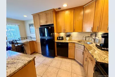 81 Stanford Court #B, Wantagh, NY 11793 - Photo 6