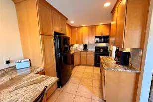 81 Stanford Ct, Wantagh, NY 11793 - Photo 8