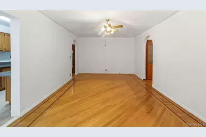 1 Broad Parkway #3M, White Plains, NY 10601 - Photo 2