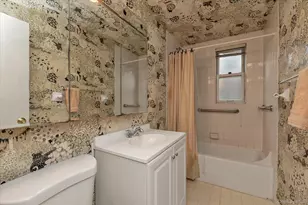 3 Edwards St, Roslyn Heights, NY 11577 - Photo 14