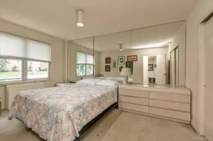 3 Edwards St, Roslyn Heights, NY 11577 - Photo 12