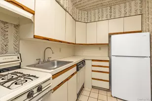 3 Edwards St, Roslyn Heights, NY 11577 - Photo 10