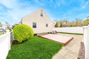 1 Robert Ave, Massapequa, NY 11758 - Photo 4