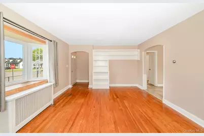 1 Robert Avenue, Massapequa, NY 11758 - Photo 10