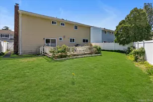 2011 Abbot Ave, Merrick, NY 11566 - Photo 2