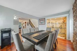 580 Center Briarwood Ave, West Islip, NY 11795 - Photo 8