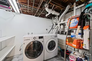 580 Center Briarwood Ave, West Islip, NY 11795 - Photo 38