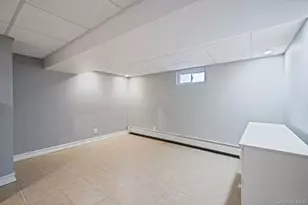 580 Center Briarwood Ave, West Islip, NY 11795 - Photo 36
