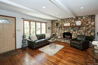11 Craig Drive, South Huntington, NY 11746 - Photo 4