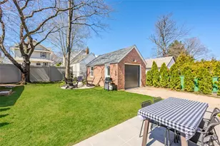 24 Beechhurst Ave, Floral Park, NY 11001 - Photo 38
