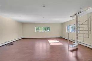17 North Rd, Great Neck, NY 11024 - Photo 10