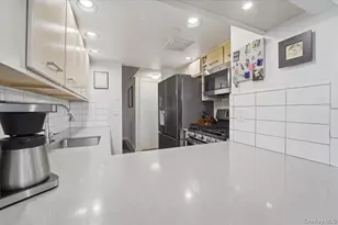 10 Stewart Pl, White Plains, NY 10603 - Photo 12