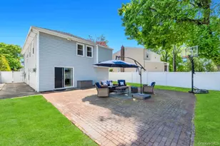 306 Jackson Ave, Syosset, NY 11791 - Photo 22