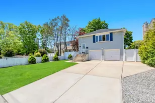 306 Jackson Ave, Syosset, NY 11791 - Photo 2