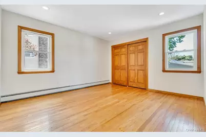 306 Jackson Avenue, Syosset, NY 11791 - Photo 10