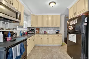 15 Halley St, Yonkers, NY 10704 - Photo 8