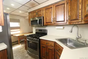 70 McKee St, Floral Park, NY 11001 - Photo 8