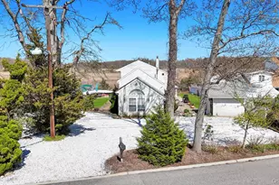 70 Featherbed Ln, Oakdale, NY 11769 - Photo 6