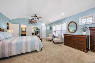 70 Featherbed Ln, Oakdale, NY 11769 - Photo 32