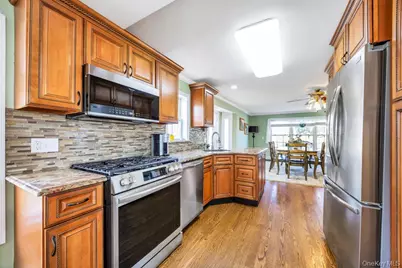 70 Featherbed Lane, Oakdale, NY 11769 - Photo 24