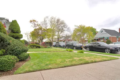 145 Wilton Street, New Hyde Park, NY 11040 - Photo 30