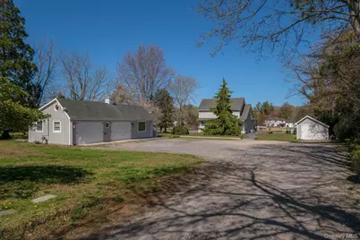 60A Union Avenue, Center Moriches, NY 11934 - Photo 32