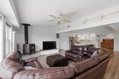 60A Union Avenue, Center Moriches, NY 11934 - Photo 14