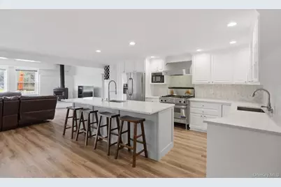 60A Union Avenue, Center Moriches, NY 11934 - Photo 10