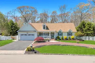 38 James Hawkins Rd, Moriches, NY 11955 - Photo 2