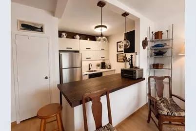 25-40 Shore Boulevard #14T, Astoria, NY 11102 - Photo 2