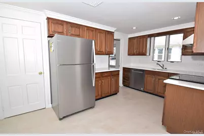27 N Lewis, Rockville Centre, NY 11570 - Photo 6