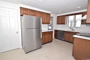 27 N Lewis, Rockville Centre, NY 11570 - Photo 6