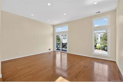215 Summit Way, Syosset, NY 11791 - Photo 4