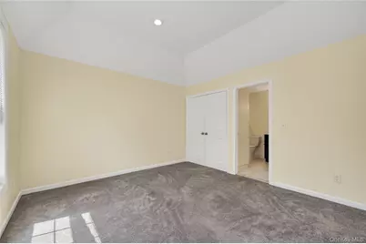 215 Summit Way, Syosset, NY 11791 - Photo 16