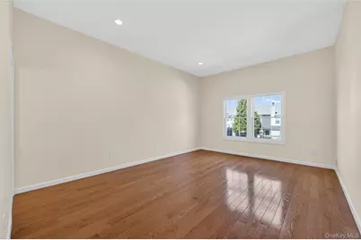 215 Summit Way, Syosset, NY 11791 - Photo 14