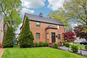 57 Berkley Rd, Mineola, NY 11501 - Photo 2