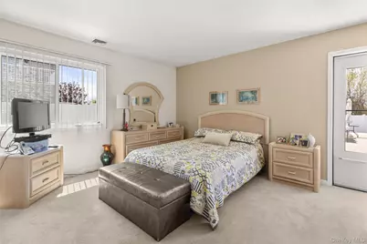 152 Pace Drive S, West Islip, NY 11795 - Photo 26