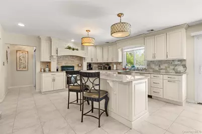 152 Pace Drive S, West Islip, NY 11795 - Photo 12