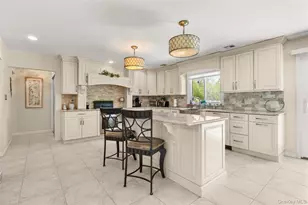 152 Pace Dr S, West Islip, NY 11795 - Photo 12