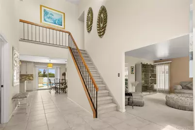152 Pace Drive S, West Islip, NY 11795 - Photo 4
