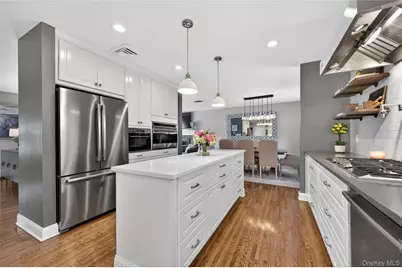34 Bridge Road, Manhasset, NY 11030 - Photo 12