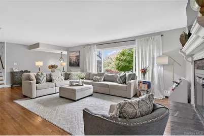 34 Bridge Road, Manhasset, NY 11030 - Photo 6