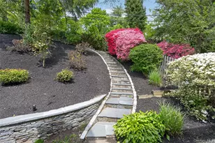 34 Bridge Rd, Manhasset, NY 11030 - Photo 24