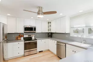 38 Fiesta Dr, Centereach, NY 11720 - Photo 6