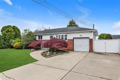 16 W 16th Street, Deer Park, NY 11729 - Photo 2